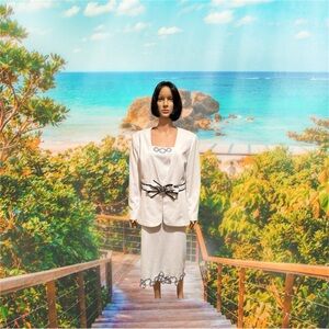 Women 2 piece suit with removeable bib